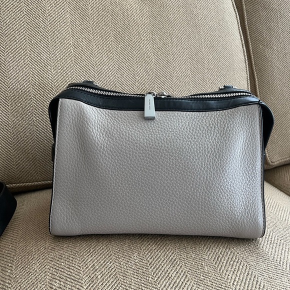 Michael Kors beige and black handbag with removable shoulder strap - Picture 3 of 9